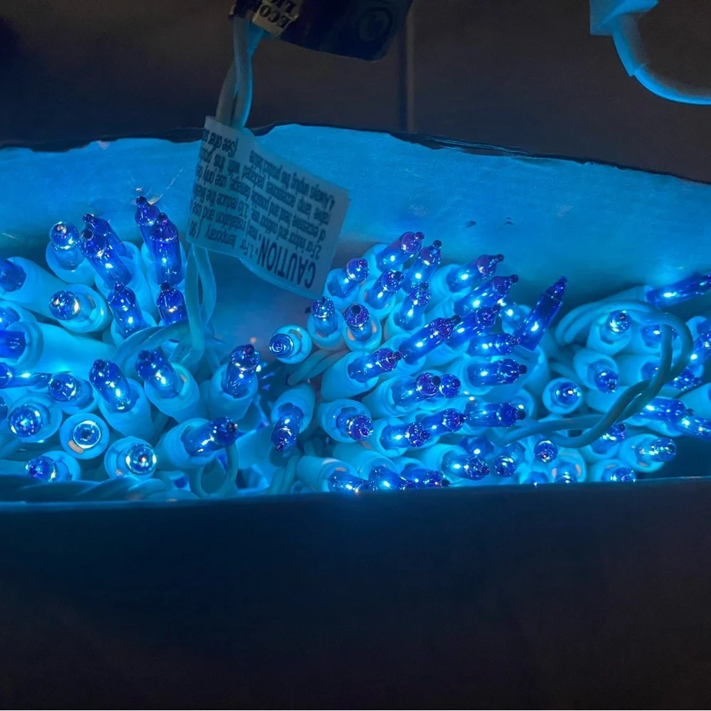 Holiday Time 300ct Blue Icicle Lights Indoor Outdoor Bright Holiday Decor